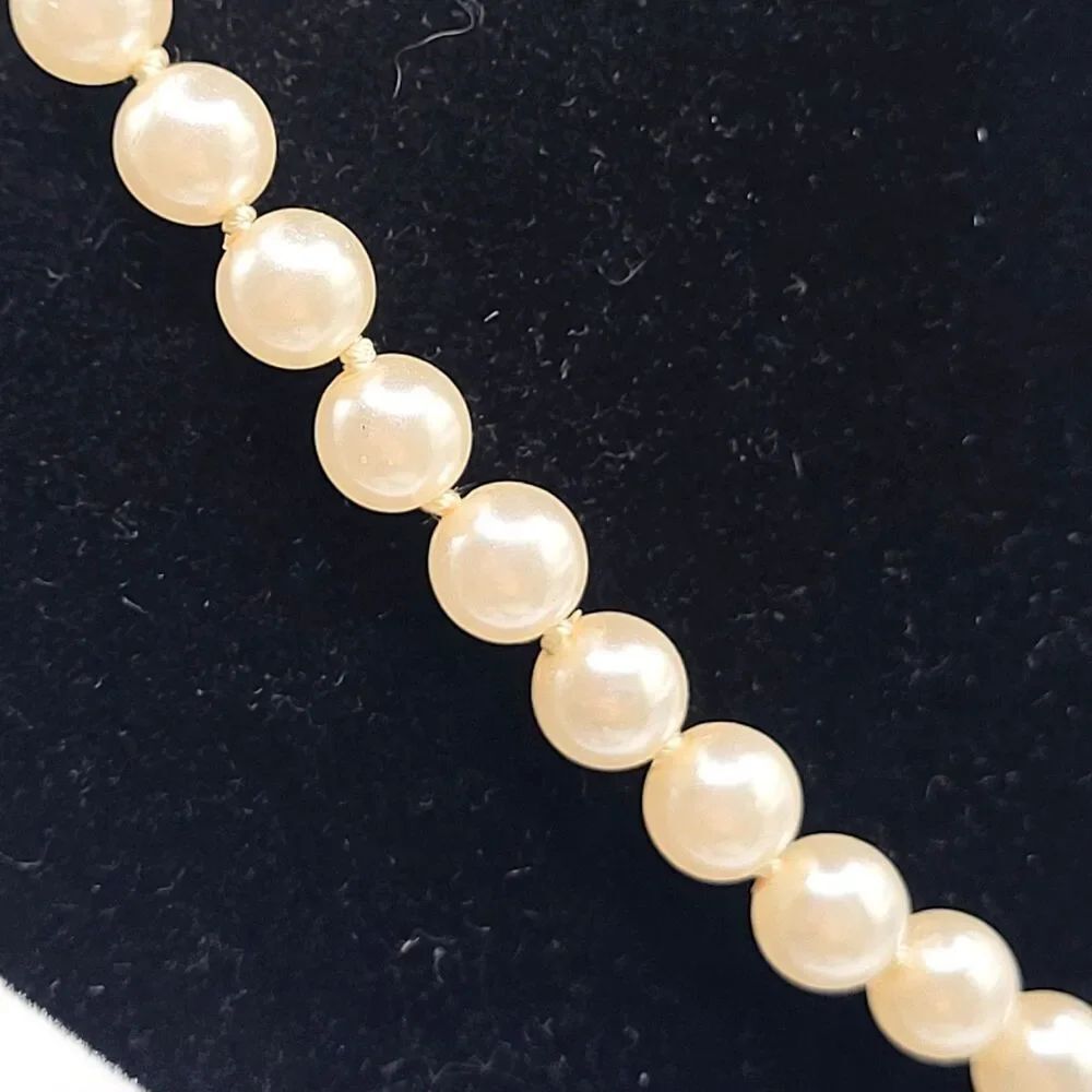 Vintage Hollywood Glam 18in Imitation Pearl Necklace
